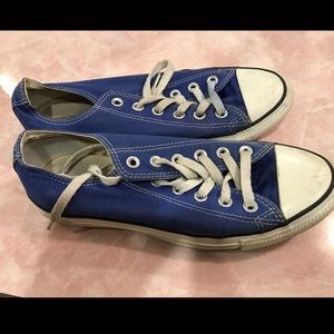 Royal blue converse size 8